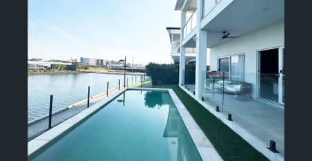 Furnished waterfront house - Photo 2