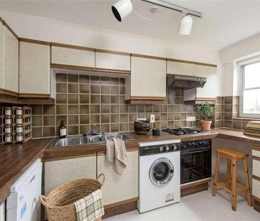 Thorney Crescent, London, SW11 - Photo 5