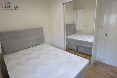 2 Bedroom Flat - Photo 5