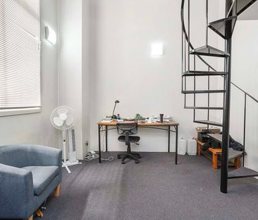 Loft Apartment in Prime University District Location - Photo 2