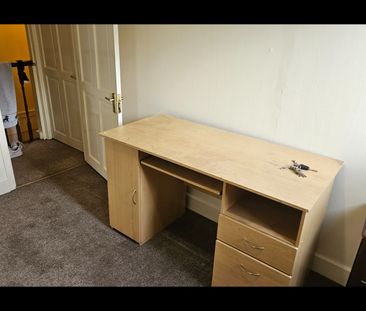 Room in a Shared House, Crocus Field, EN5 - Photo 3
