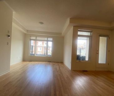 For Lease - 16 Slaney Street, Richmond Hill, Ontario - Photo 4
