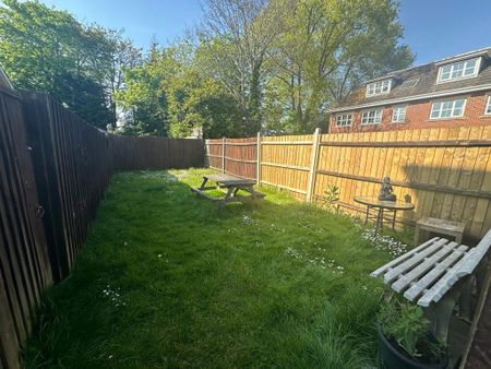 2 bedroom apartment to rent - Photo 4