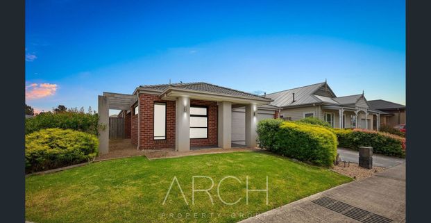 family friendly neighbourhood! - Photo 1