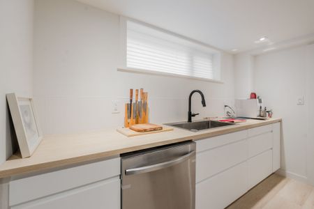 For Lease - 44 Robertsfield Crescent Unit# Bsmt, Toronto, Ontario - Photo 2