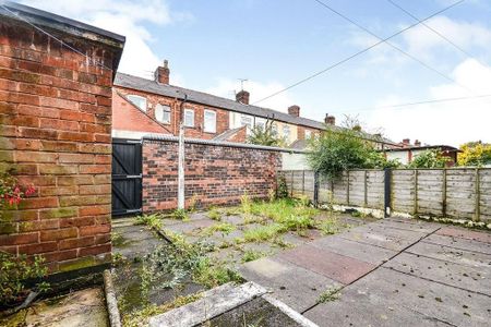 2 bedroom terraced house to rent - Photo 4