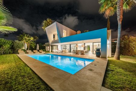 Luxury Villa for rent in Estepona, Andalusia - Photo 4