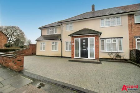 4 bedroom property to rent - Photo 3