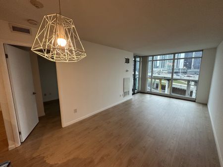 For Lease - 231 Fort York Boulevard Unit# 917, Toronto, Ontario - Photo 2