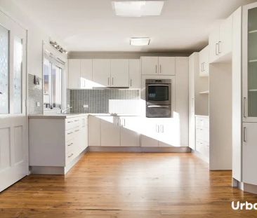 “Three Bedroom Treasure | Located in Riverstone” - Photo 4