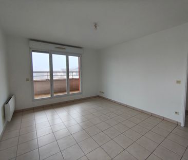 Location Appartement 2 pièces 38m² SAVIGNY LE TEMPLE 77176 - Photo 5
