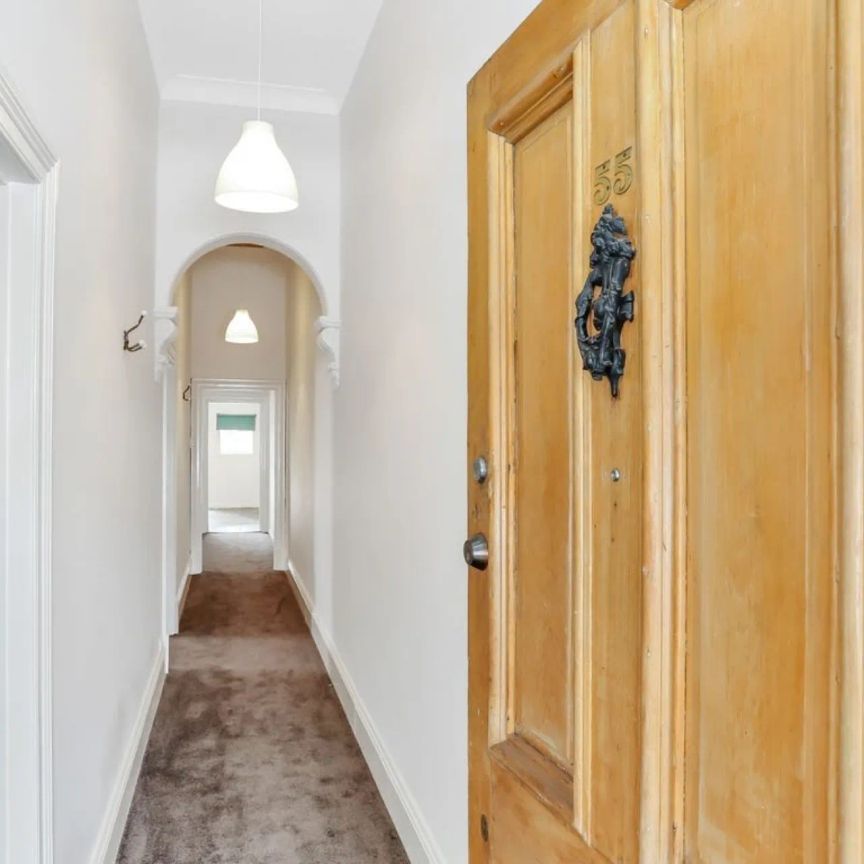 Charming & Conveniently Located Home – Just Minutes from the City - Photo 1