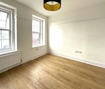 4 bedroom maisonette to rent - Photo 4
