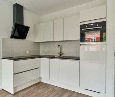 Ruim appartement met twee slaapkamers en buitenruimte - Photo 1