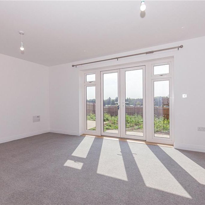 3 bedroom semi-detached house to rent - Photo 1