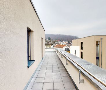 Rundumblick! Großzügige 3-Zimmer-Wohnung mit Dachterrasse und EBK - Photo 6