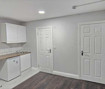 Blythswood Road Ilford, IG3 - Photo 4