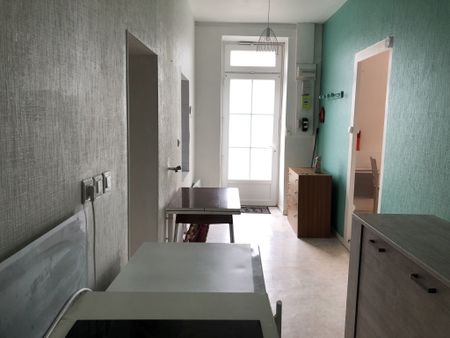 Location Maison 2 pièces 42m² BARBEZIEUX ST HILAIRE 16300 - Photo 4