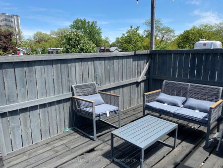 For Lease - 206 Carlton Street Unit# 303, Toronto, Ontario - Photo 2