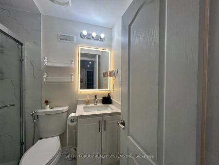 Detached Home For Lease | W9229201 - Photo 3