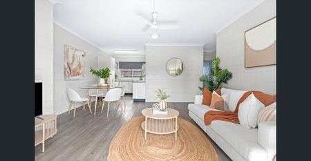 Ground floor living with private courtyard - Photo 3