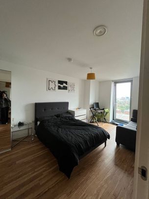 3 Bed Flat, Michigan Point Tower A, M50 - Photo 1