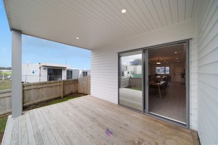 Nice and New in Opaheke - Photo 2