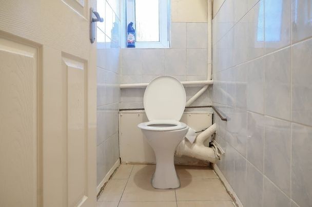 Room in a Shared House, Roman Road, E3 - Photo 1