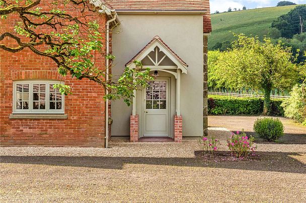 An immaculately presented home with exceptional countryside views - Photo 1