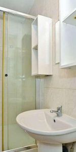 Pembroke Place, TW7 - Photo 3