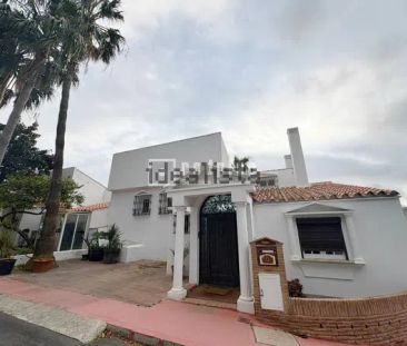 Alquiler de chalet adosado en Calle Mina del Candado - Photo 3