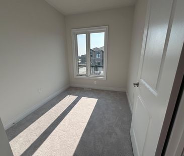 For Lease - 121 Tennant Circle, Vaughan, Ontario - Photo 3