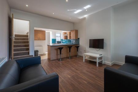 3 bedroom terraced house to rent - Photo 2