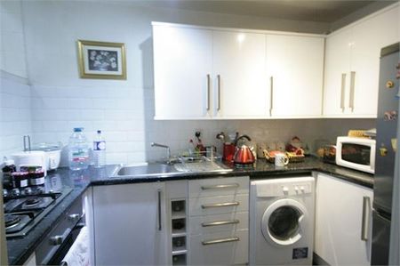 2 bedroom ground floor maisonette to rent - Photo 5