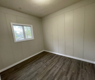 3 Bedroom Main Floor in Westmount - Photo 3