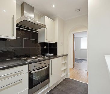 2 bedroom ground floor flat to rent - Photo 6