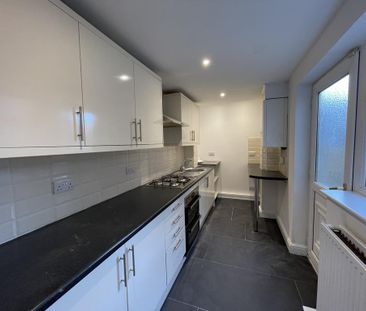 1 bedroom in a house share to rent - Photo 6