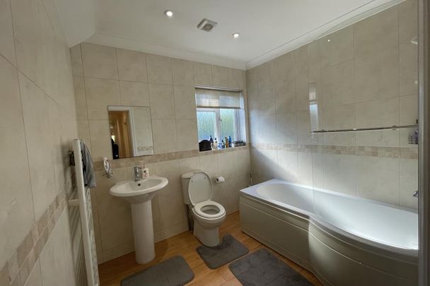 Wych Hill, Woking - 2 bedrooms Property for lettings - Seymours - Photo 1