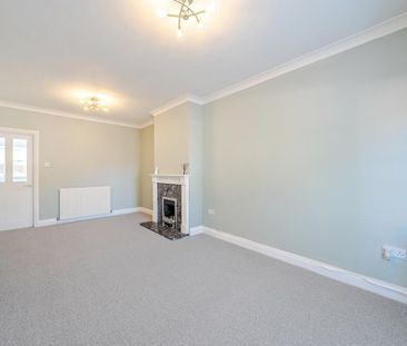 4 bedroom semi-detached house to rent - Photo 3