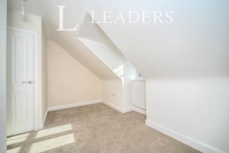 4 bedroom townhouse to rent - Photo 3