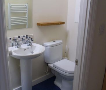 2 bedroom flat to rent - Photo 5