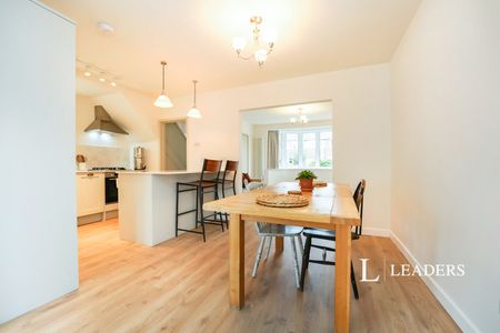 3 bedroom house to rent Studland Drive, Prestbury, Cheltenham, GL52 - Photo 4