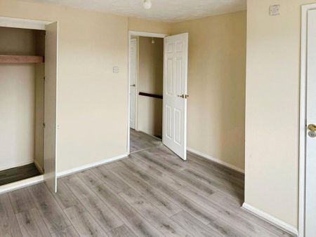 2 bedroom terraced house to rent - Photo 2