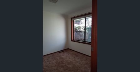 Family Home with Pool - Photo 2