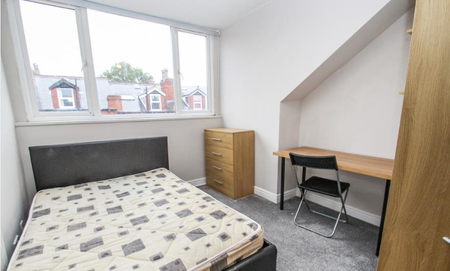 Lucas Street, Woodhouse, LS6 2JD, Leeds - Photo 3