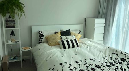 Shared 2 bedroom apartment in Omana North - Photo 2