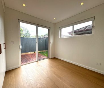 NEAR NEW GRANNY FLAT - 1 BEDROOM - Photo 5