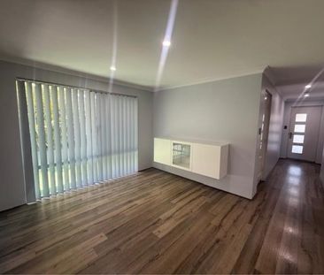 24 Freesia St, Piara Waters - Photo 1