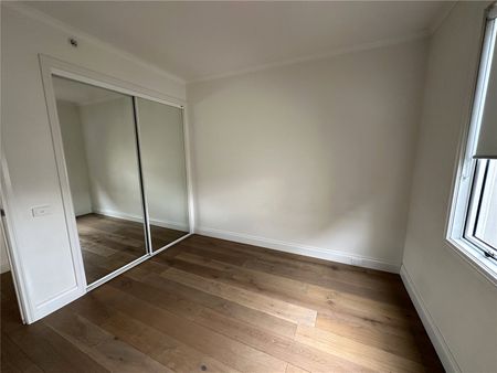 102/33 La Trobe Street - Photo 2