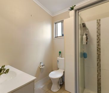 Spacious two bedroom granny flat - Photo 1